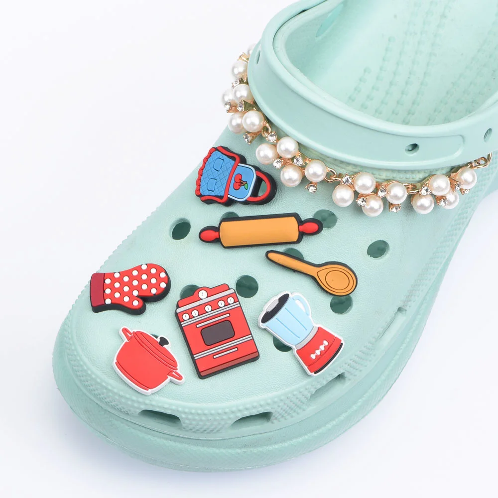 Decoraciones de Zapatos de diseño para niños, herramientas de cocina, dijes para zapatos, pulseras de cocina para niñas, accesorios para niños,