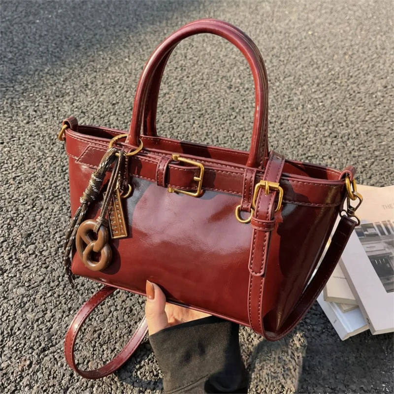 

Высококачественная женская сумка, новинка 2023 года, винтажная модная универсальная пригородная сумка через плечо, легкая роскошная большая сумка