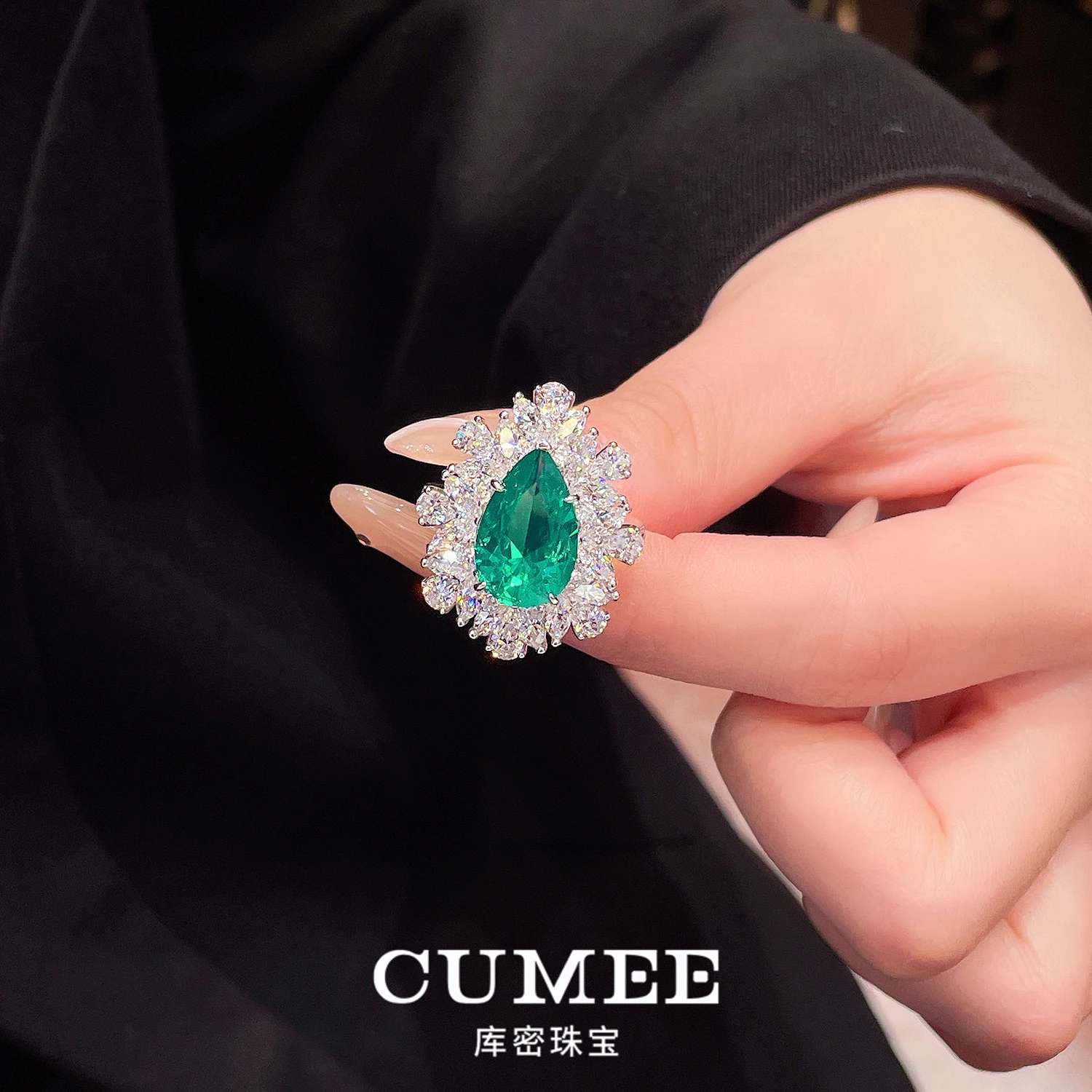 CUMEE Luxe Instagram Style Dinner Ring Large Carat Teardrop Synthetic Emerald Women's Ring Silver Gold Plated