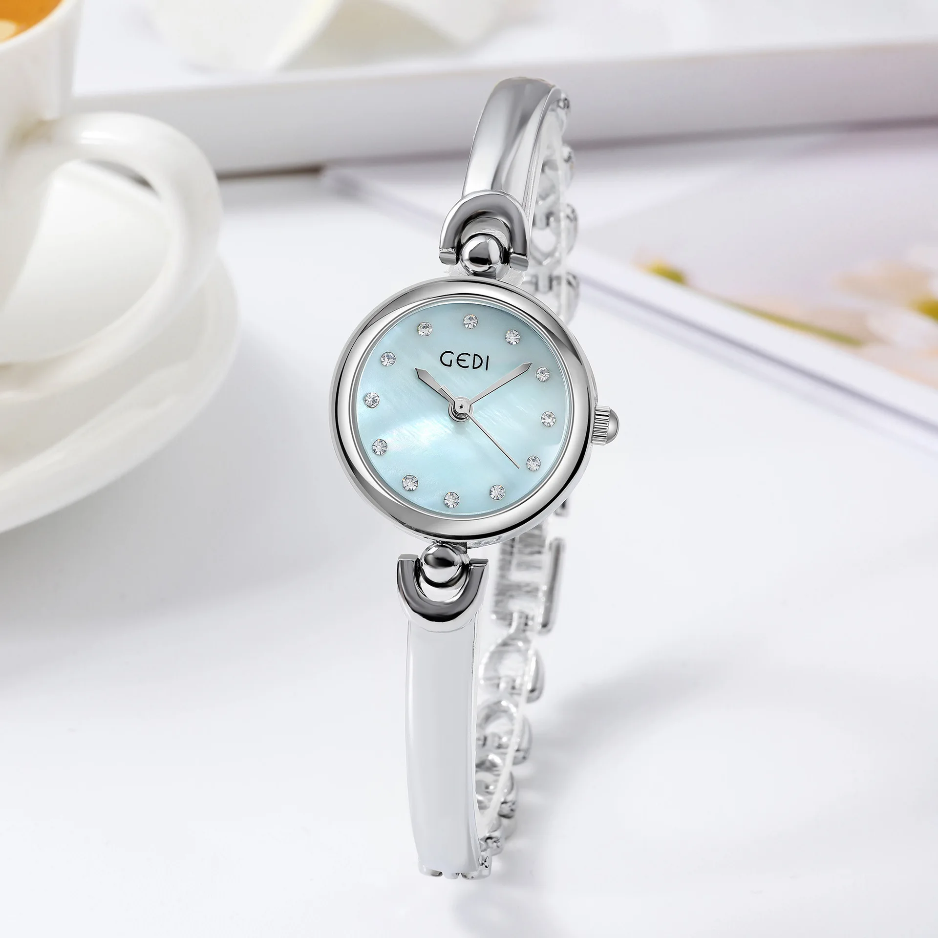 UTHAI W34 Women\'s Bracelet Watch Light Luxury Simple Exquisite Round Dial Waterproof Clock Lady Fashion Korean Quartz Watches