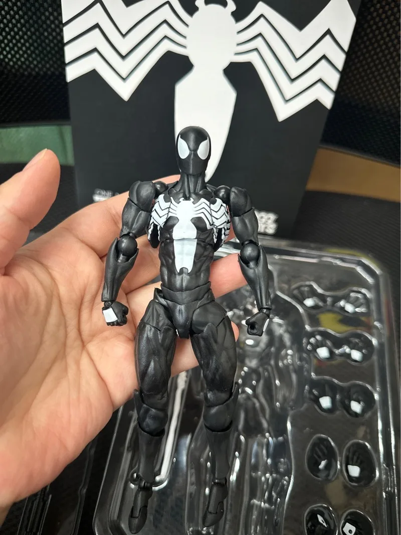 2025 alta calidad K medio K vecino negro simbionte Spider Man traje de batalla de veneno negro conjunto colección móvil estatuilla regalo