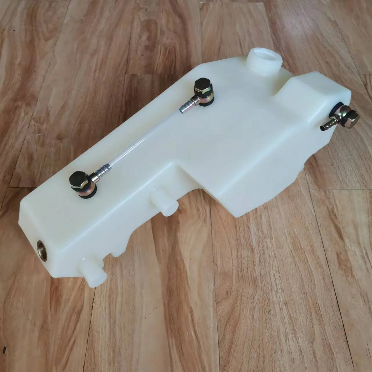 2027 spot supply roller BW203AD-4 engine auxiliary water tank 05903301