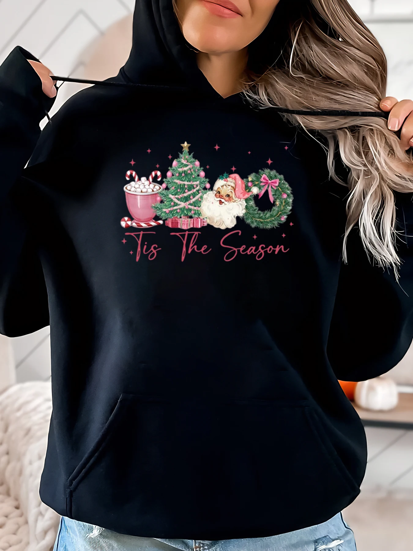 

Рождественская елка, кружка Санта-Клауса, венок Tis the Season, толстовка с принтом, женская праздничная повседневная одежда, черный, больших размеров