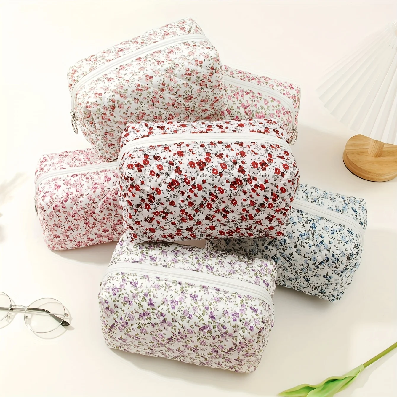 Quilted Makeup Bag Floral Cosmetic Bag Aesthetic Cute Travel Toiletry Bag Organizer cotton Makeup Brushes Storage Bag