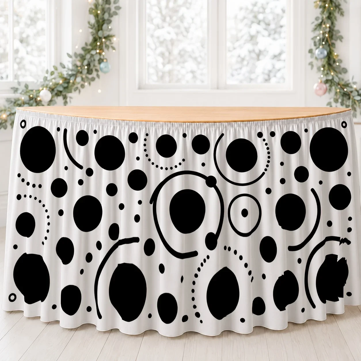 One table skirt. Suitable for office desks, conference tables, restaurants, cafes and desktop decoration in workspaces.xzj