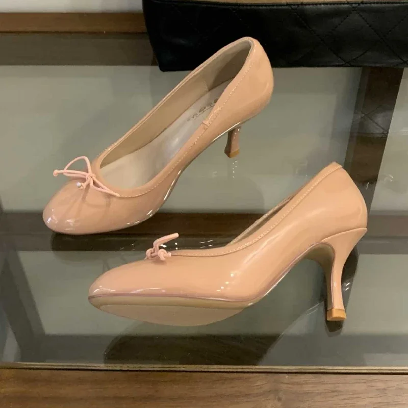 Роскошные дизайнерские туфли телесного цвета из лакированной кожи, модные элегантные туфли на высоком каблуке с бантом, женские удобные вечерние модельные туфли с круглым носком
