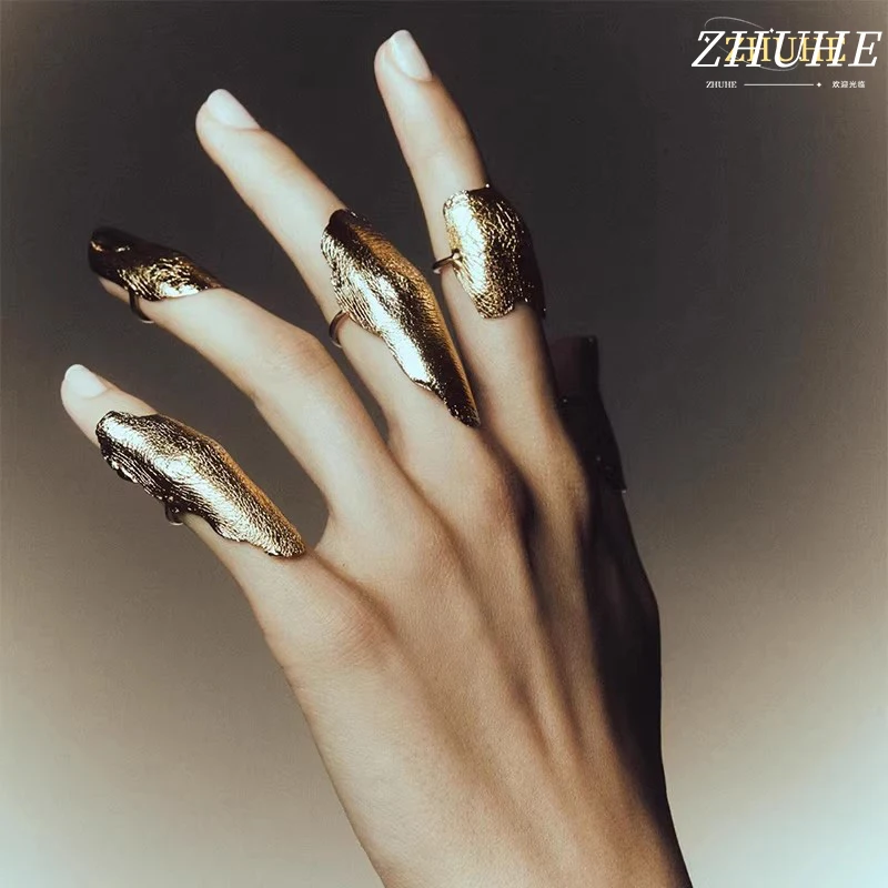 

Modern Copper Jewelry Accessories: Bold Unisex Ring for Men & Women, Unique Hammered Copper Craft, Rich Gold Tone Surface, Trend