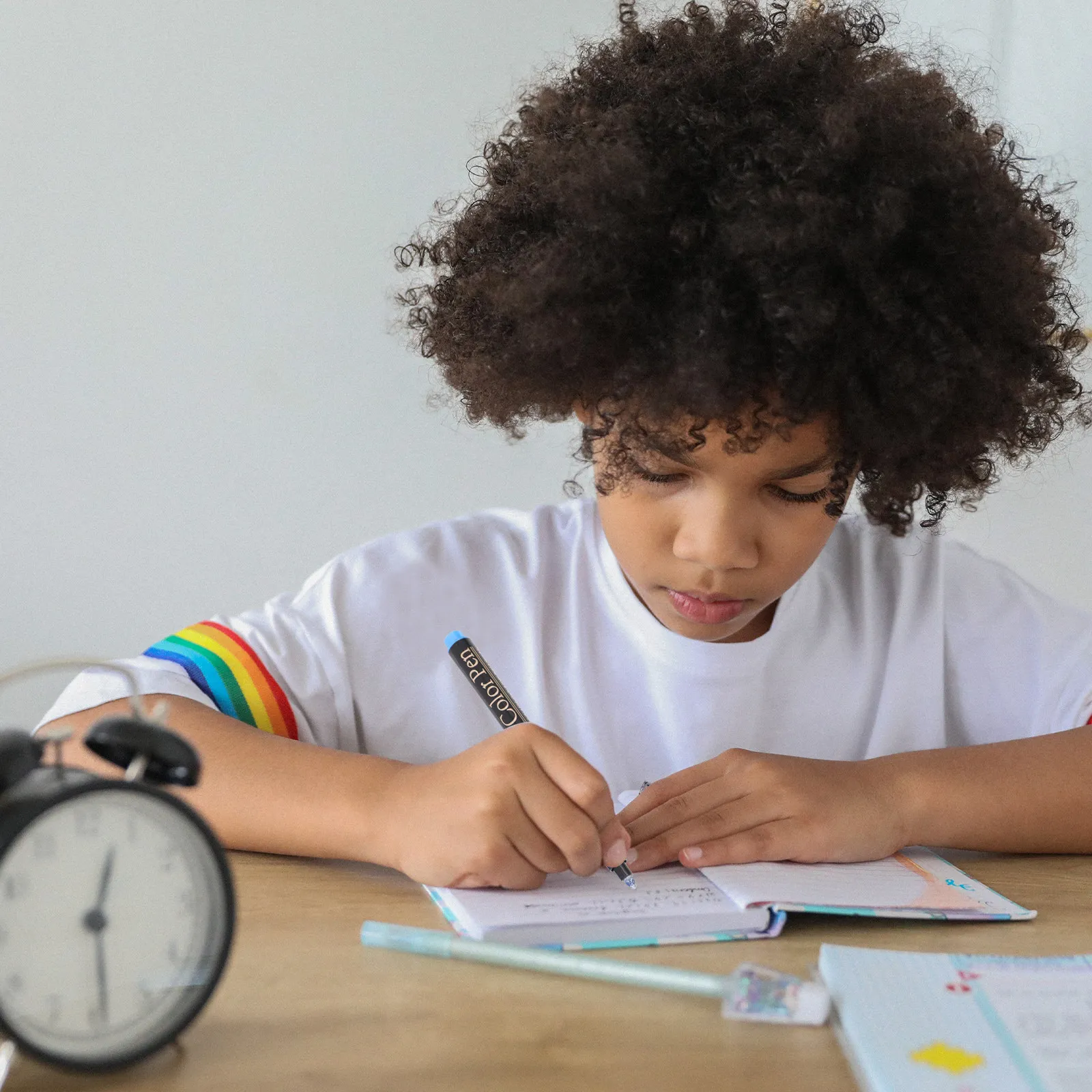 

Набор из 20 металлических маркеров с тонким наконечником и гладким потоком чернил для DIY-проектов, скрапбукинга, росписи камней, черных карточек и граффити