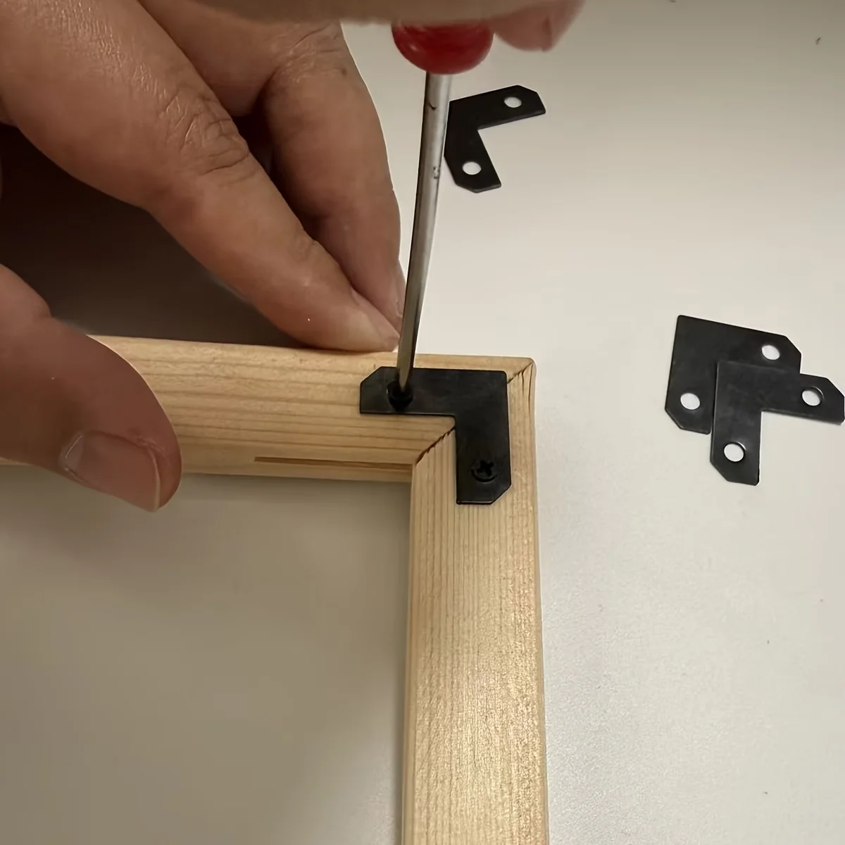 10 Sets L-Shaped Right Angle Corner Brackets with Screws, Lightweight Mini Brackets, Picture Frame Hardware Parts