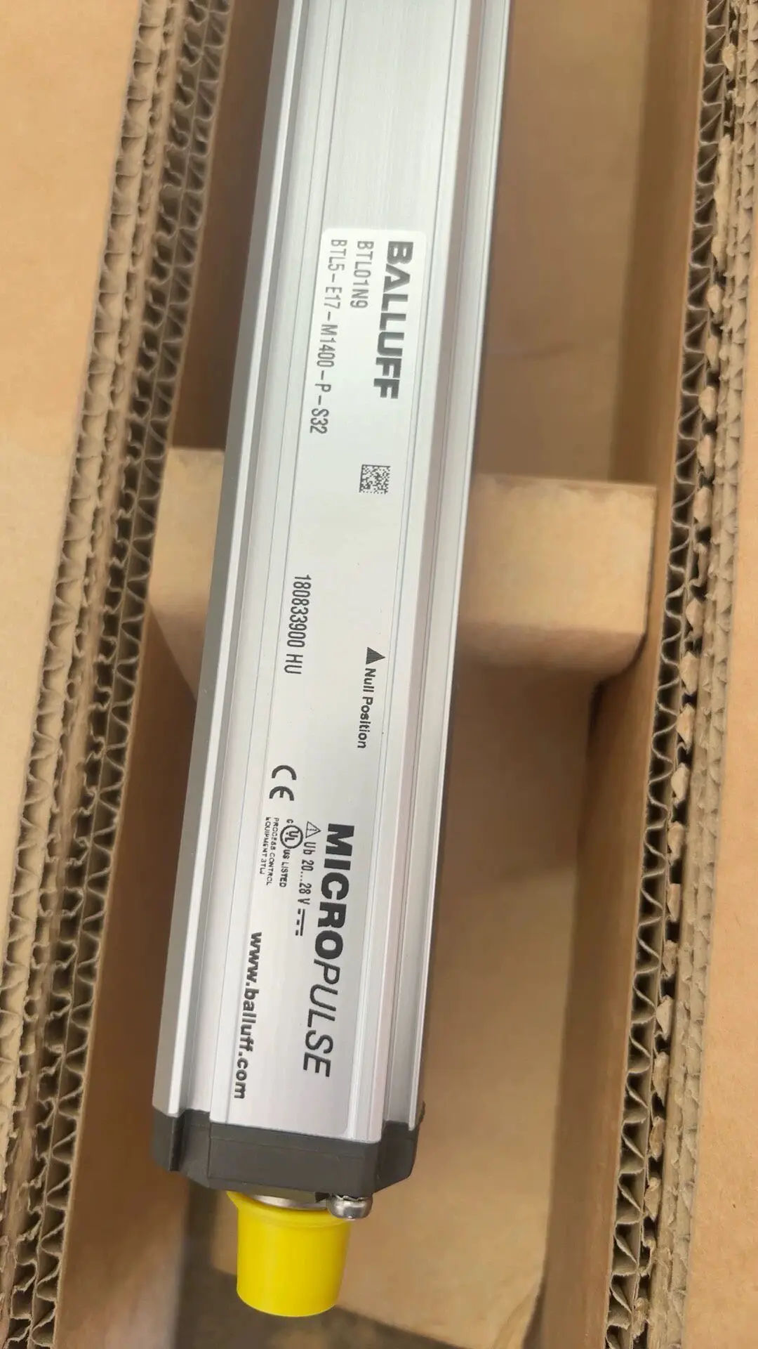 Balluff Displacement Sensor BTL5-E17-M1400-P-S32 New