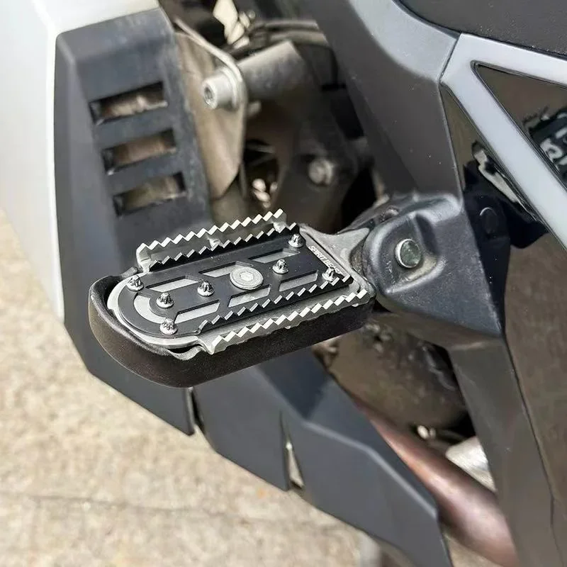 【Supreme quality】Enlarged and widened anti-slip foot pedals for ZONTES 368G modification, made of stainless steel.