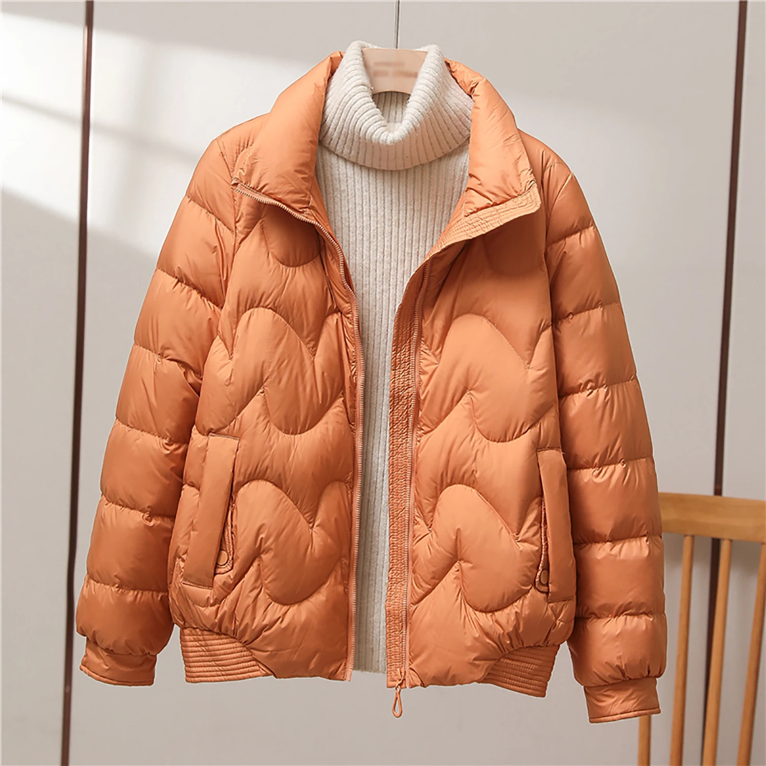 2024 Winter New 90 White Duck Down Soft Down Jacket for Women, Short, Stand up Collar, Small, Loose and Slimming Jacket