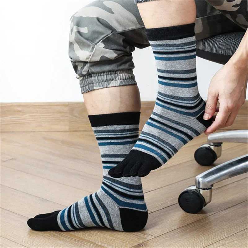 5 Pairs Mens Socks Men Cotton High Quality Japanese Style Comfort Five Toe Socks Casual Vintage Pinstripes Split Toe Long Socks