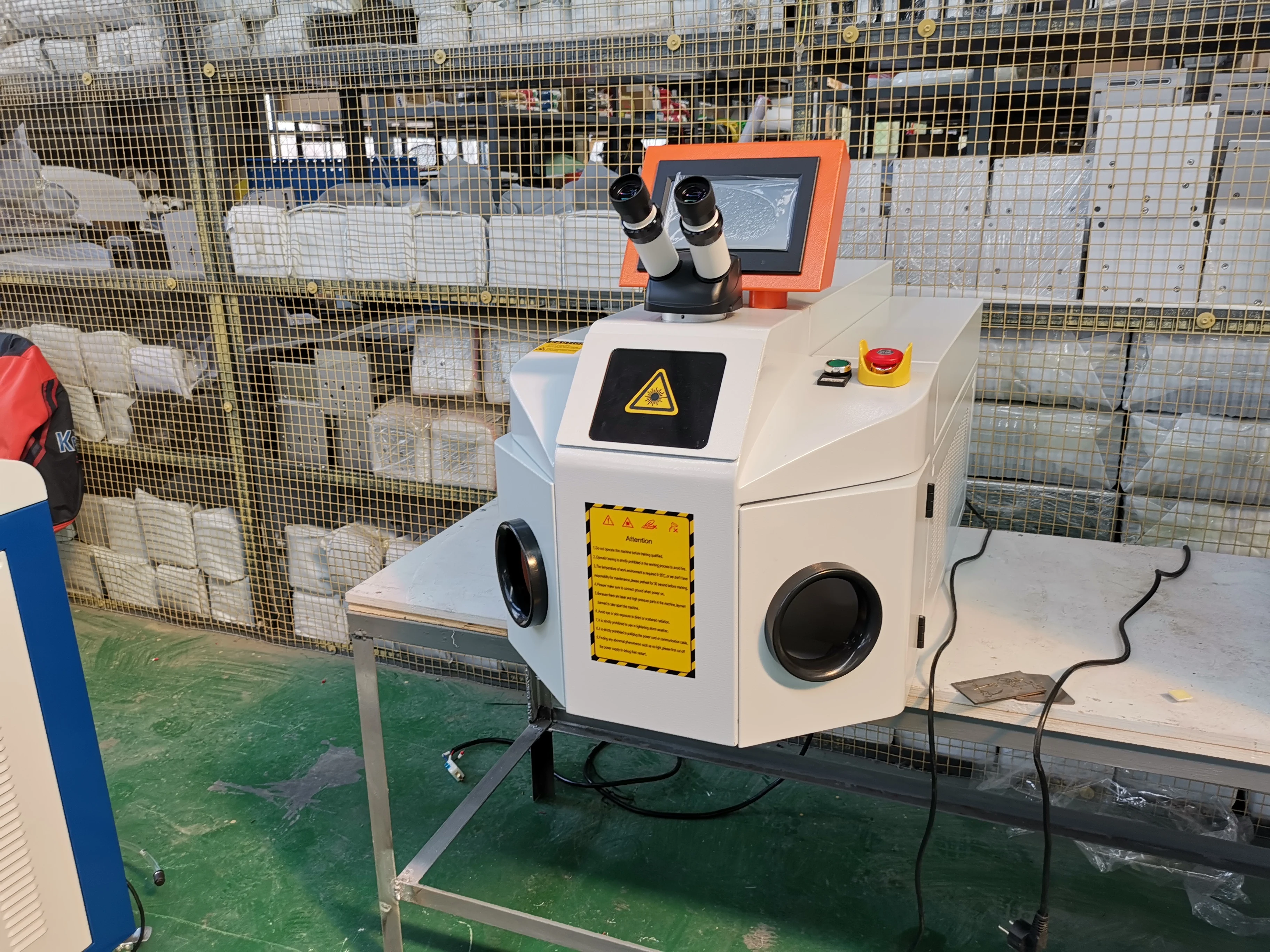 Pulse YAG Jewelry Laser Welding Machine Small Spot Welding For Delicate Ornaments