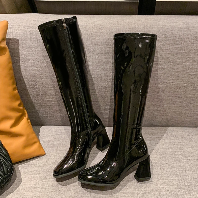 Bottes de neige épaisses au genou pour femmes, chaussures à talons hauts, punk, sexy, chaudes, tendance, mode gothique, moto, escarpins, hiver, nouveau, 2025