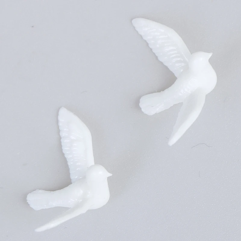 

2Pcs 1:12 Dollhouse Mini Resin White Dove Simulation Animal Model Toys