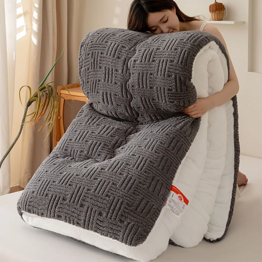

New Thick And Warm Winter Quilt Made Of Artificial Lamb's Wool Blanket - Extra-Large Size For Adults And Children's Bedding