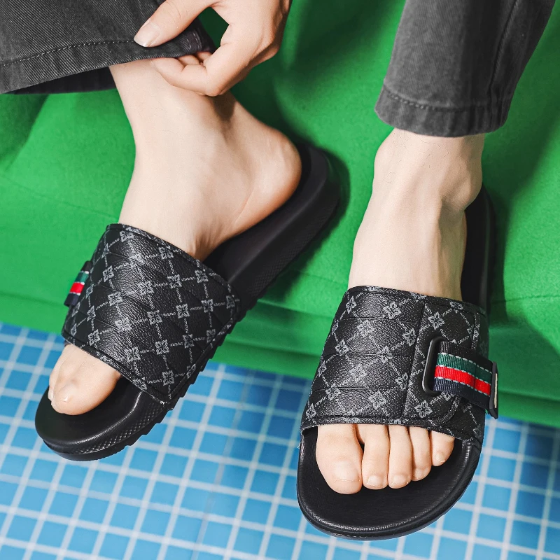 Design Fashion Slippers Comfortable Lightweight Breathable Suitable for Home Leisure Travel Personalized and Practical Outdoor