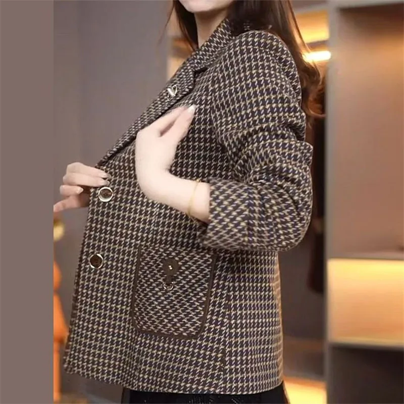 Middle Aged Women's Plaid Coat Spring Autumn Large Size Fashion Elegant Lattice Blazer Jacket 2023 Office Lady Suit Overcoat 4XL