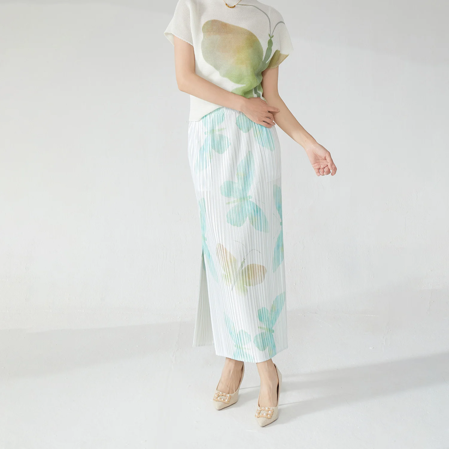 Elegance Redefined 2025 Latest Design Women's Pleated Skirt Side Slit Printed Straight Hip Skirt Miyake Fashion Skirt