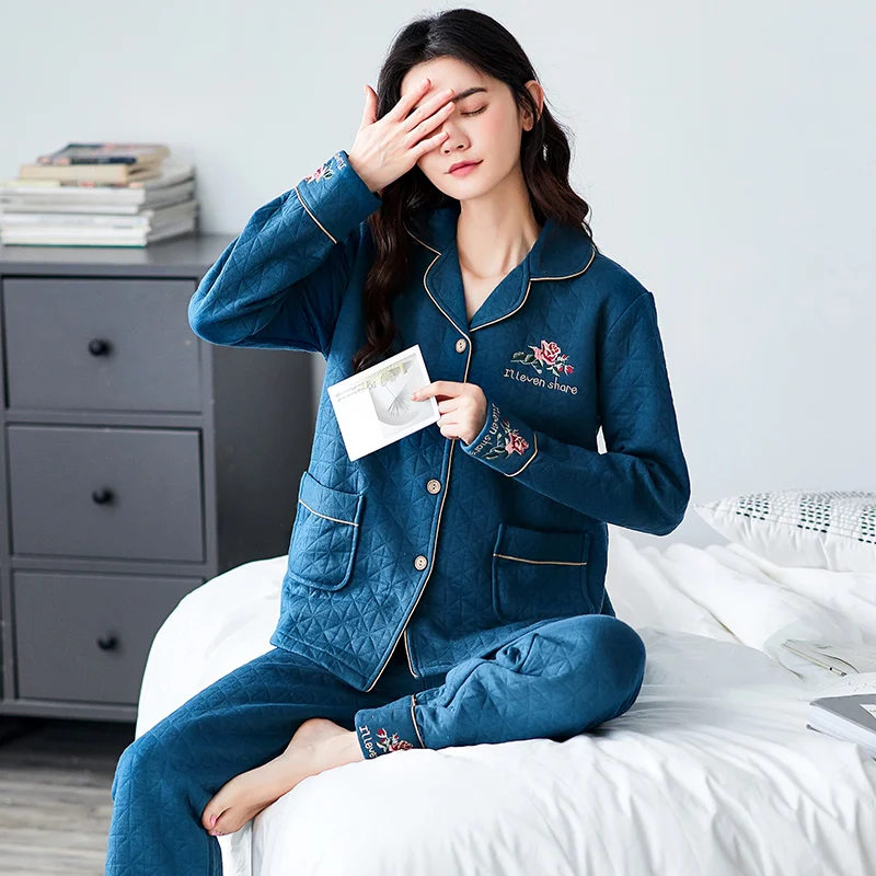 Women's three-layer thin cotton pajamas cardigan lapel home wear long sleeved simple loose fitting women's home wear