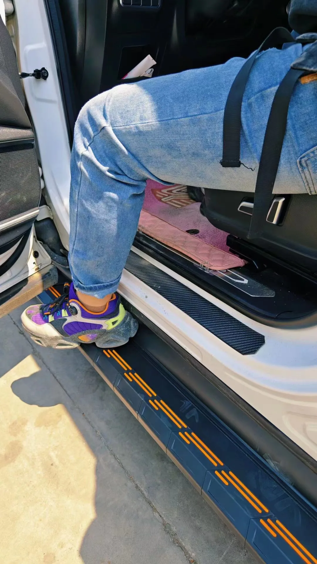 لوحات التشغيل لسيارة Volkswagen VW ID.4 2020-2025 مجموعة كاملة للخطوات الجانبية Nerf Bar تتميز بحبيبات مضادة للانزلاق #3