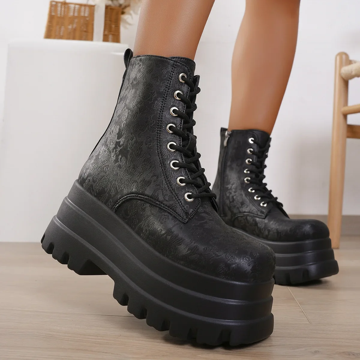 

Printed Gothic Chunky Platform Motorcycle Boots Autumn Winter Shoes Punk Thick Bottom Fashion Lace Up Ankle Boots Large Size