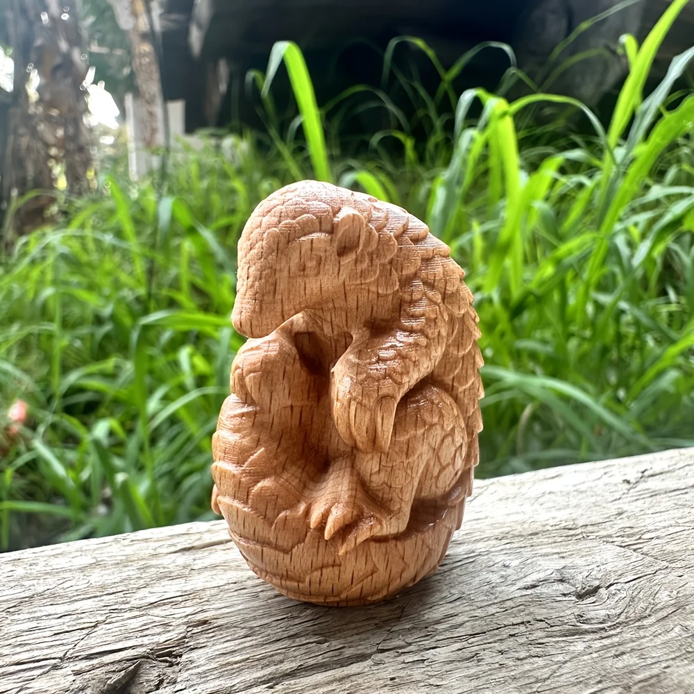 Wooden Pangolin Figurine, Hand-Carved, Animal-Themed, Suitable for Home Decor, Office, Desktop Decoration, Gift for Animal Lovers, Home Decoration, Birthday Gift
