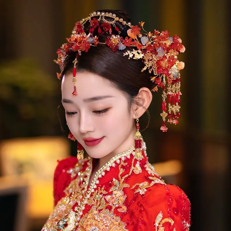 

Новая китайская свадебная повязка на голову с кристаллами и цветами, красные кисточки, головной убор Xiuhe, свадебный костюм, вечерние, сценические украшения для волос