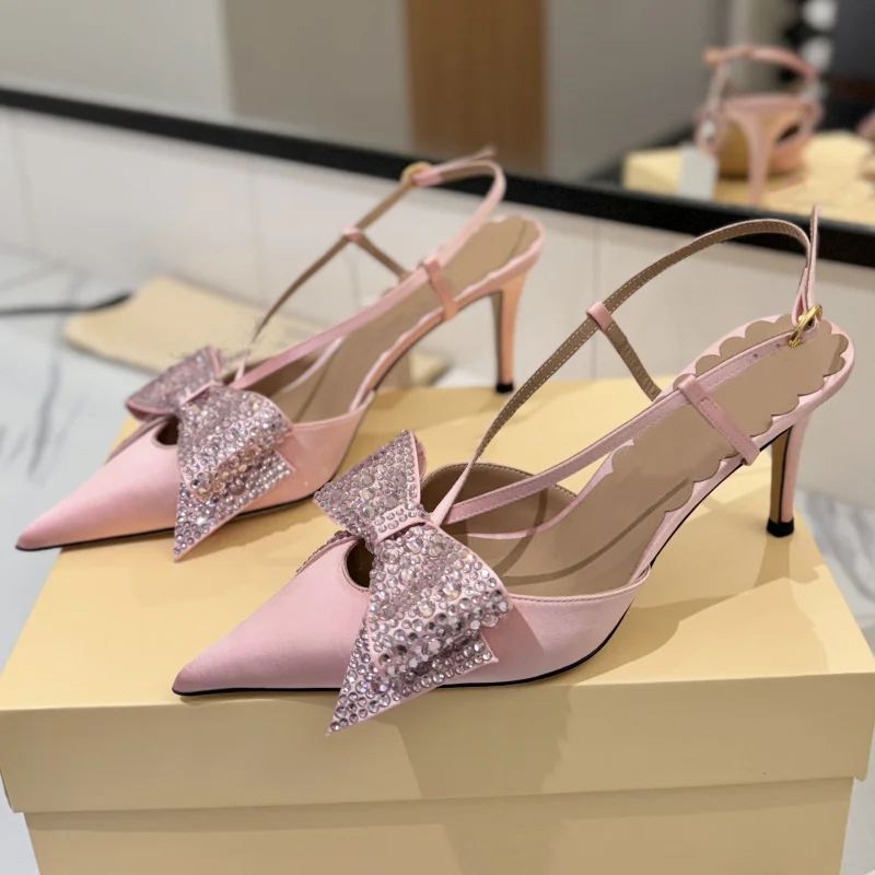 

Высококачественные женские босоножки на высоком каблуке с бриллиантовым бантом и шелковым верхом, элегантные и изысканные 250910533