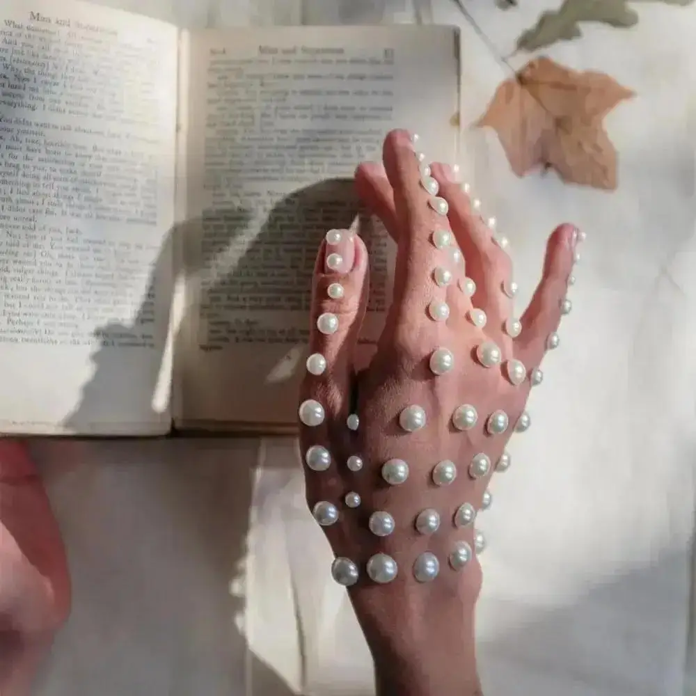 ملصقات اللؤلؤ البلاستيكية ABS الأبيض حجر الراين الحرفية لوازم الحزب يمكن استخدامها لتزيين الشعر الأظافر الحالات الهاتف المعلقات ديي Y2K