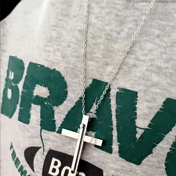 Collana con ciondolo a croce in acciaio inossidabile retratt...