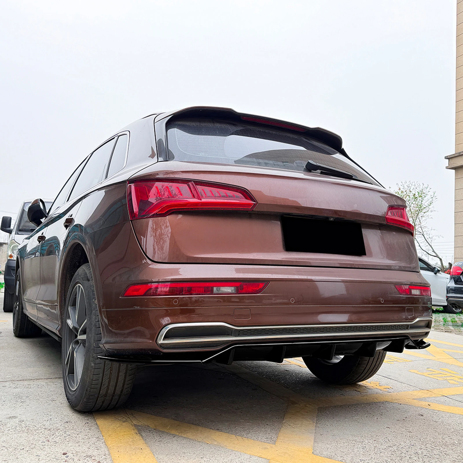 

Rear Bumper Diffuser Spoiler Lip Gloss Black/Carbon Fiber Look Tail Boot Splitter Guard For Audi Q5 FY Sline S-Line 2018-2020