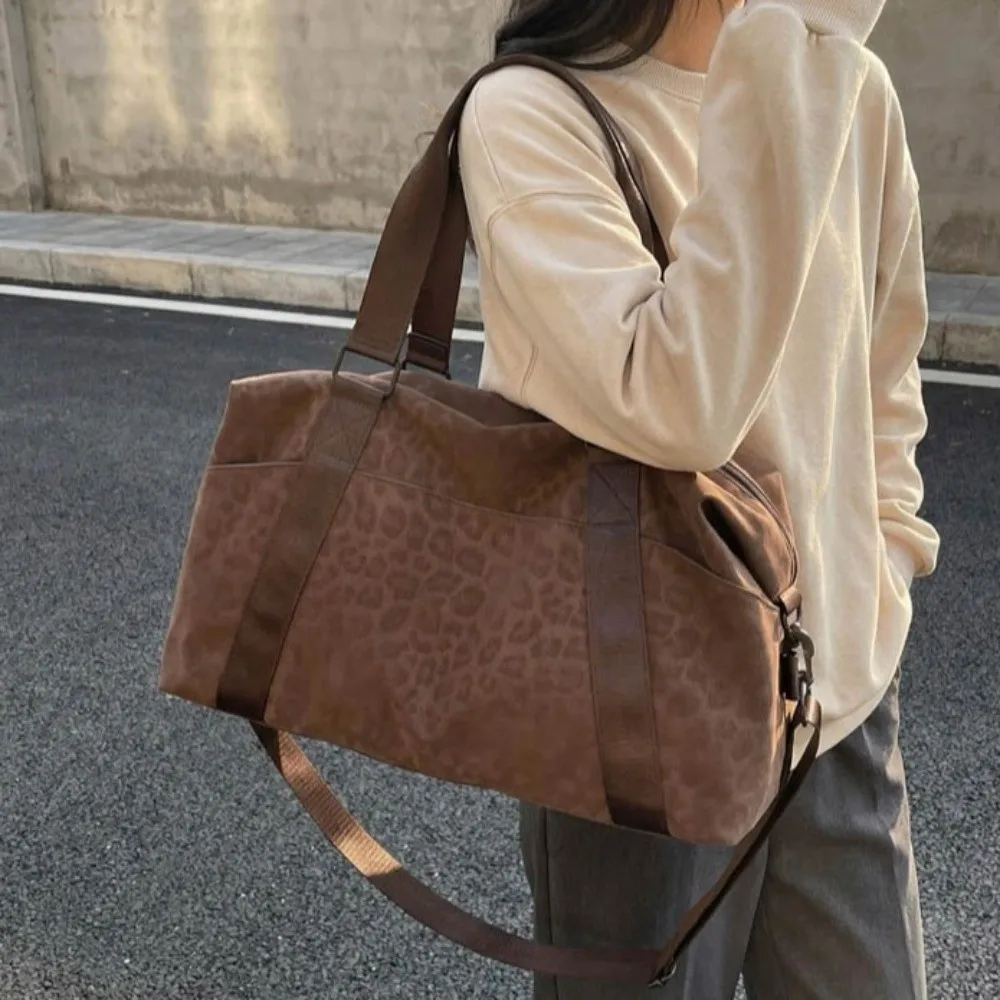 Leopard Print Travel Duffle Bag Adjustable Strap Waterproof Large Capacity Bag Portable Multi-Functional Lightweight Handbag