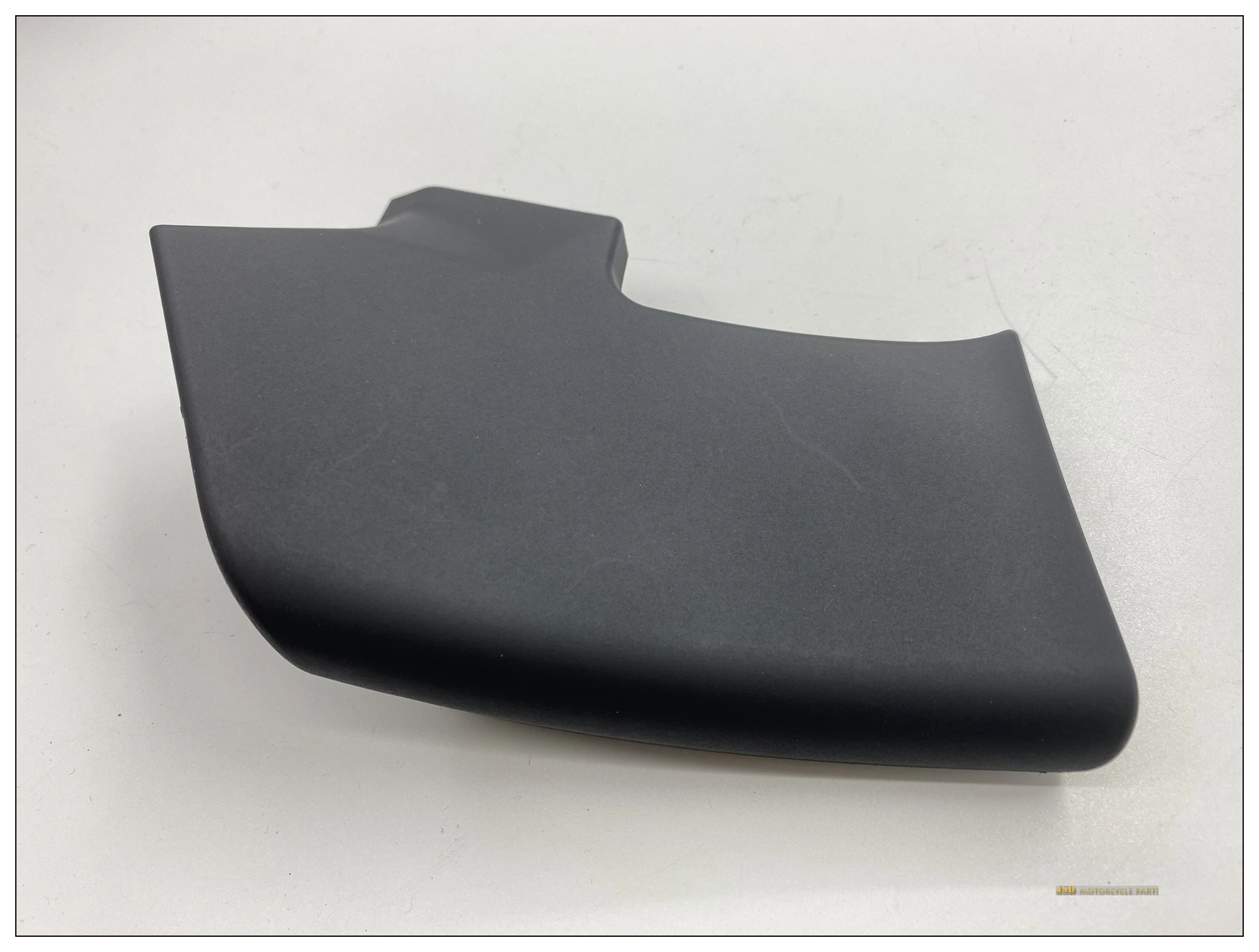 

Applicable to Dukadi Street Fighter V4 V4S fixed wing spoiler water tank outer trim panel