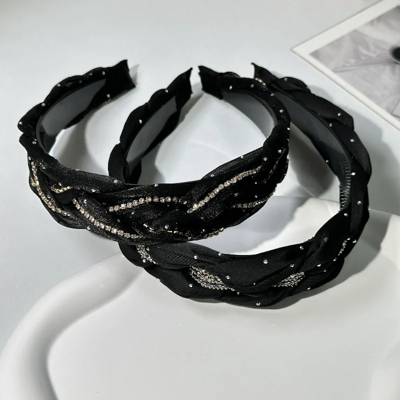 

1Pcs Black Braided Diamond Studded Headband with Wide Edges for Women's Daily Commuting and Dating Styling Hair Accessories