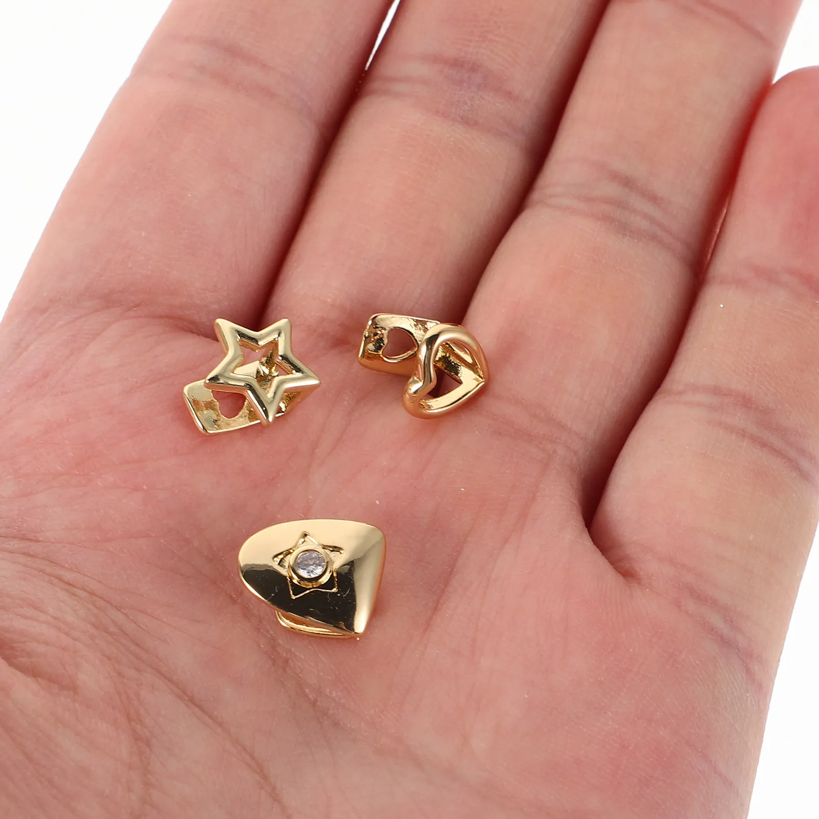 

Набор из 3 золотых гриллей для зубов в стиле хип-хоп с сердечками, украшения для вечеринок, косплея, сценических выступлений, аксессуары для костюма рэпера