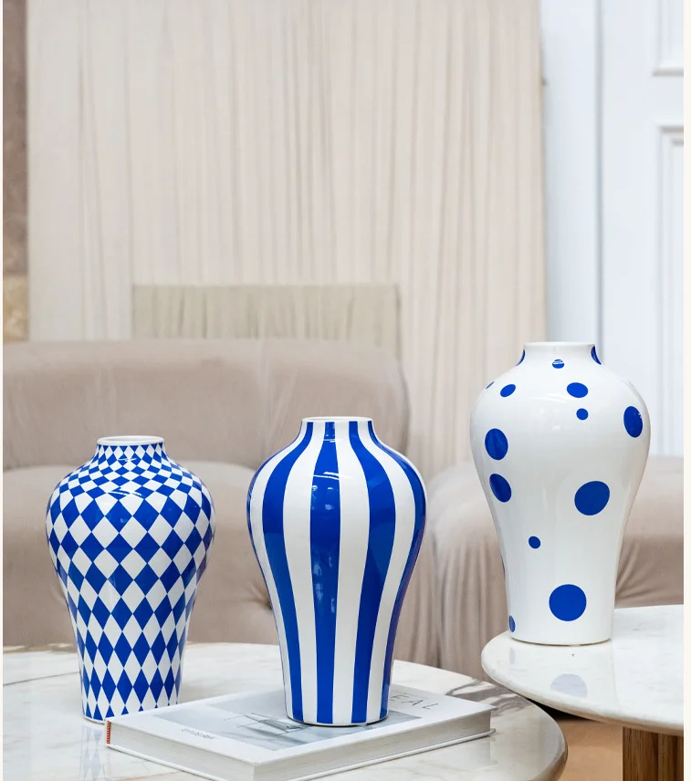 

Nordic minimalist blue diamond grid ceramic vase with a high-end feel, light luxury, wave point flower arrangement, living room