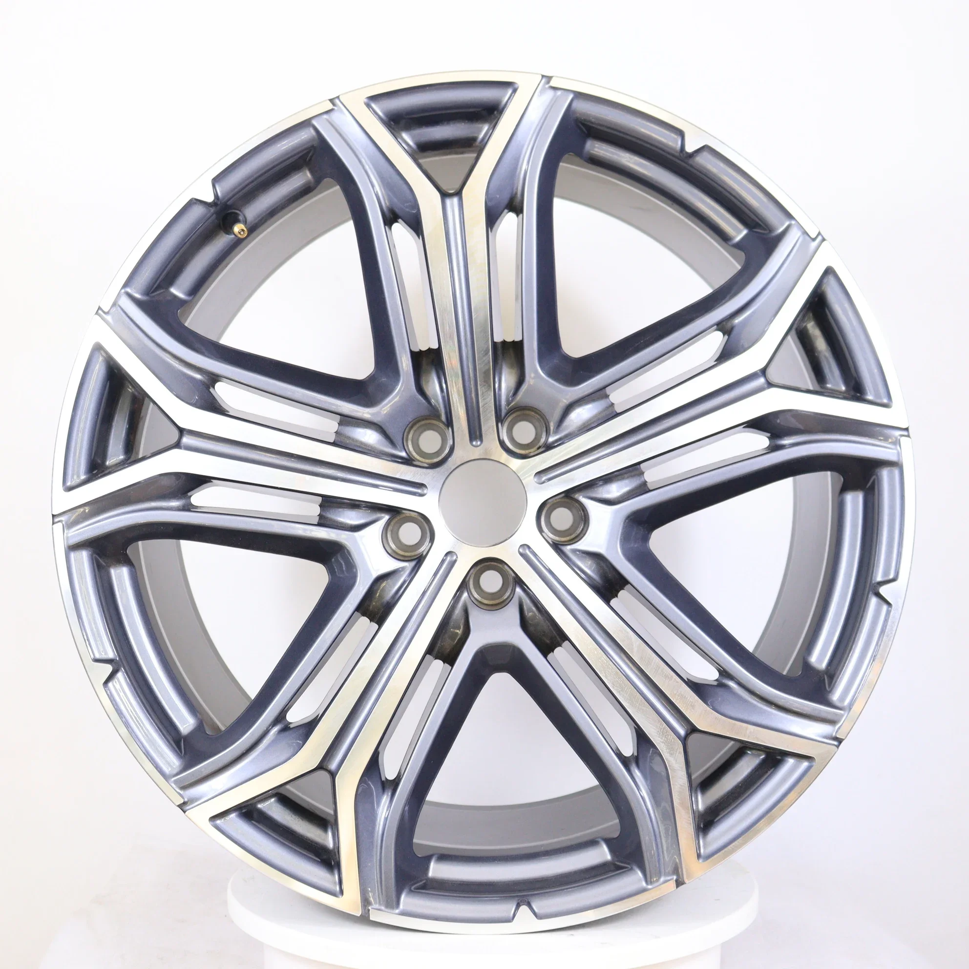 21 inch original genuine wheel hub 5x114.3 670138126 suitable for Maserati Levante President Jiboli Casting rims