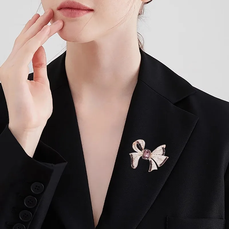 Elegante Temperament exquisite Schleife Brosche Damen Nische Mode Corsage Pin Mantel Mantel Anzug Kleidung Accessoires