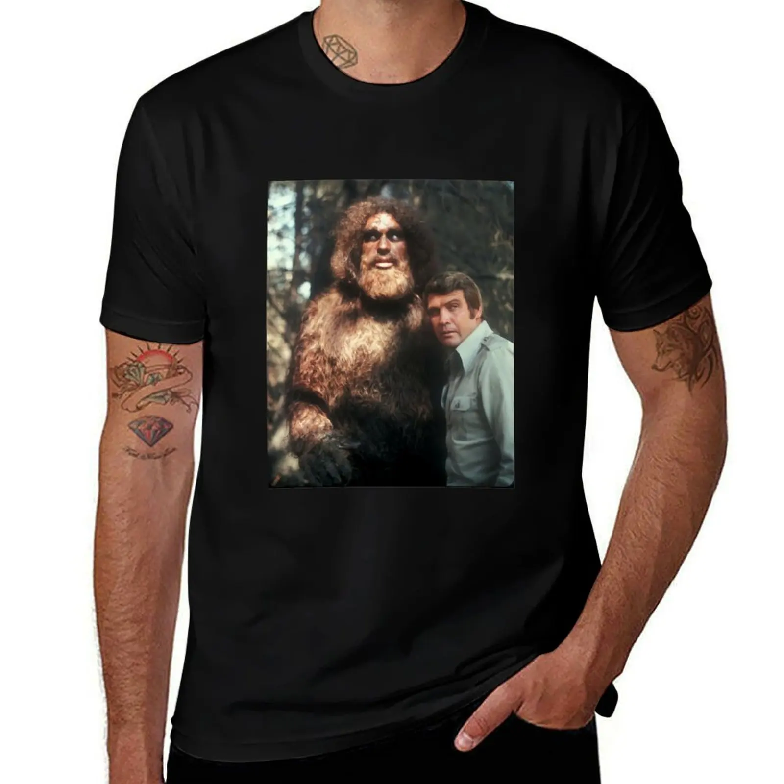 

Band The Six Million Dollar Man Lee Majors Andre Graphic For Fans T-Shirt Sports Casual Short Sleeve Cotton Tee