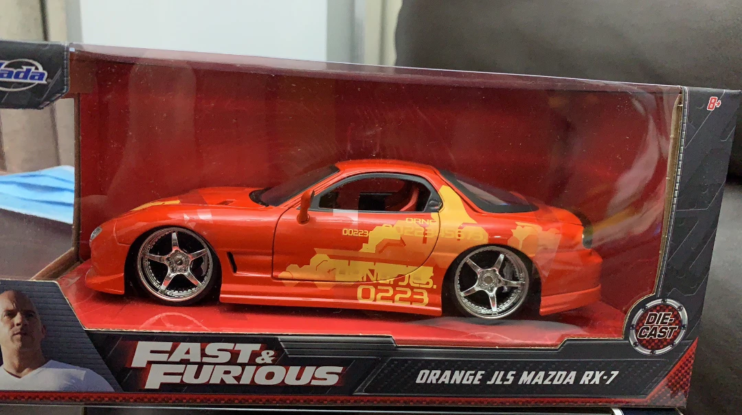 

Литой под давлением Масштаб 1:24 Фильм Машина Mazda RX7 Модель автомобиля из сплава Коллекционная игрушка Подарок Сувенир Дисплей Орнамент