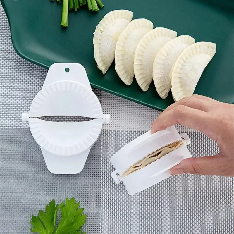 

Plastic Dumplings Maker Mold Hand Dough Press Dumpling Clip Lazy DIY Ravioli Pie Maker Jiaozi Making Gadget Kitchen Pastry Tools