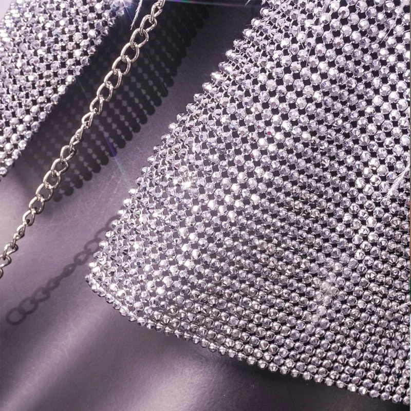 Sexy cota de malla de Metal con lentejuelas hechas a mano, decoración de plumas de diamantes de imitación, Top Halter con lentejuelas, chaleco sin espalda con lentejuelas metálicas para fiesta