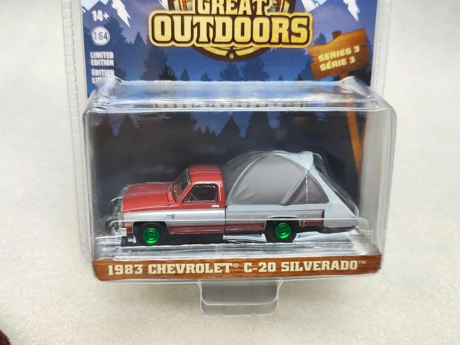 1: 64 1983 Chevrolet C20 Silverado - Truck Bed Tent Car Green Edition Alloy car model collection gift ornaments