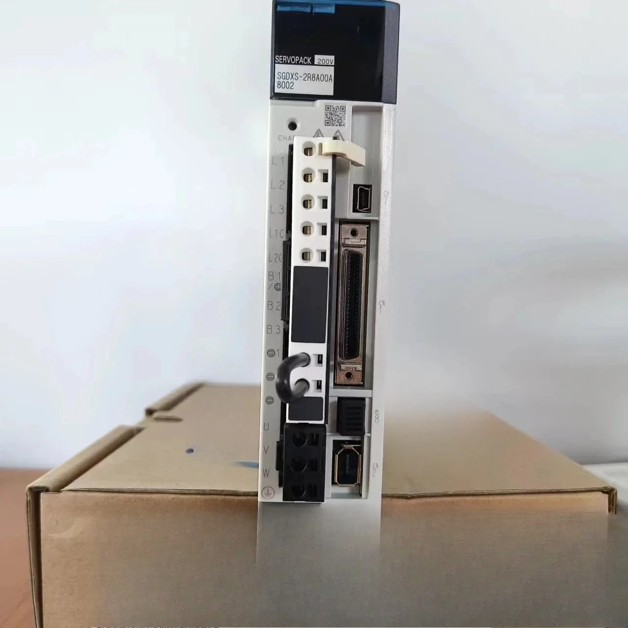 سائق المحرك SGMXJ-02 04 08AUA6S EC2 SGDXS-2R8A 5R5A00A