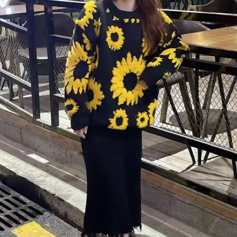 

Sunflower Towel Embroidered Pullover Knitted Sweater for Women, Autumn and Winter New Loose Round Neck Long Sleeve Mid-Lengt