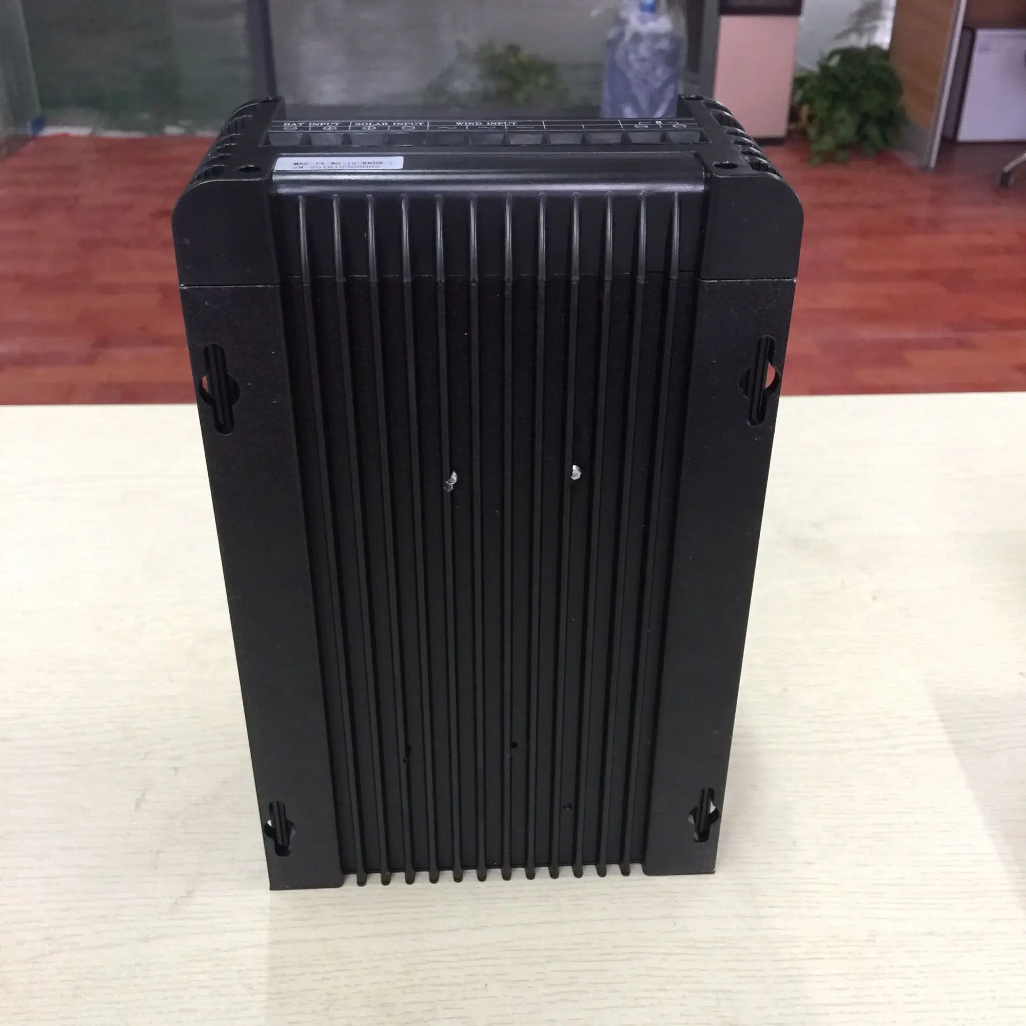 ホットセール 1kw 2kw 3kw 24v 48v 96v 120v 風力タービン充電コントローラー バッテリー充電mpptソーラー充電コントローラー ハイブリッド