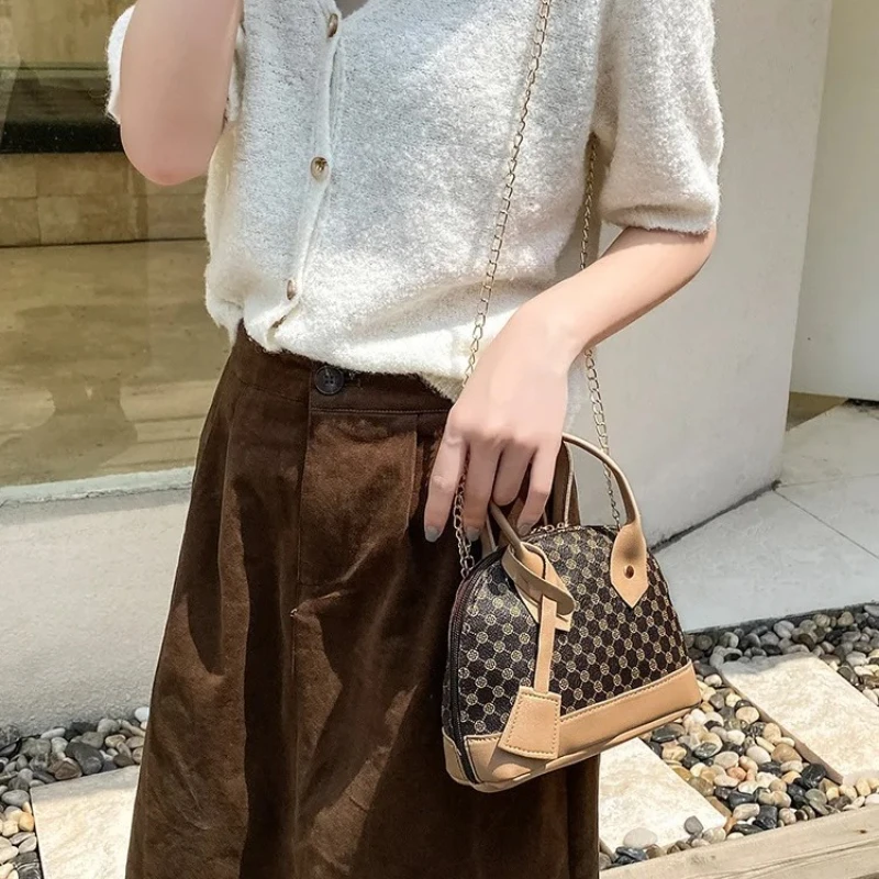 

Ladies Korean Fashion Handbag Flower Material Shell Single Shoulder Crossbody Small Bag Portable Large Capacity Women's Bag