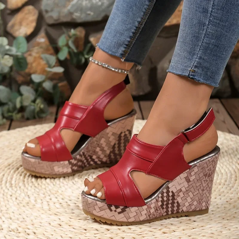 

Новинка 2023 года, женские повседневные босоножки на высоком каблуке, сандалии на платформе с открытым носком и увеличенной высотой, на танкетке с регулируемым ремешком на щиколотке